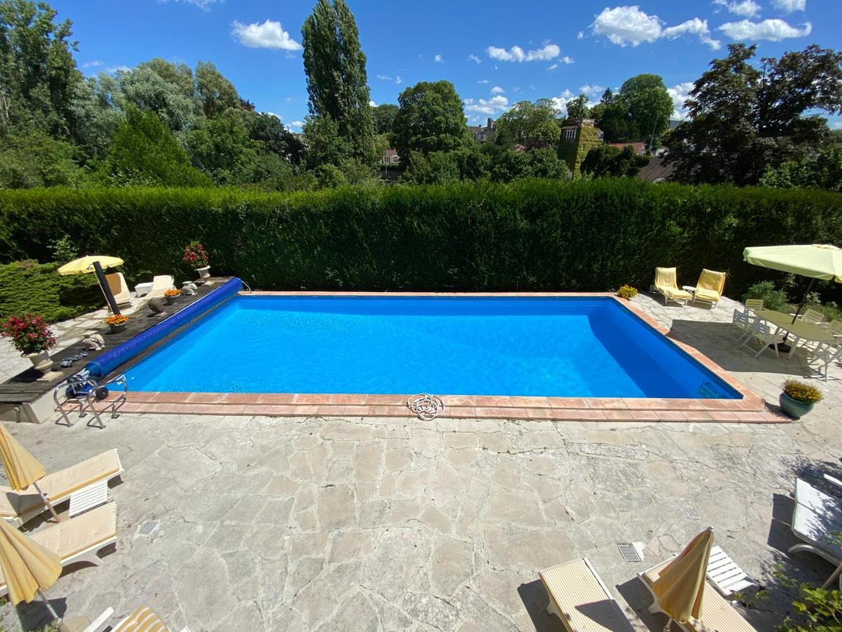 Manoir Des Cavaliers - Bnb Chantilly Exterior photo