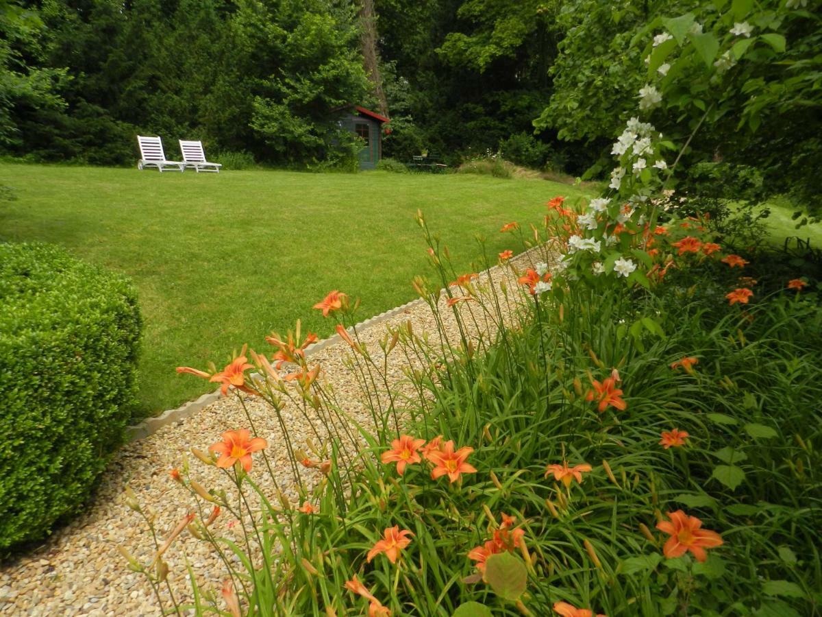 Manoir Des Cavaliers - Bnb Chantilly Exterior photo